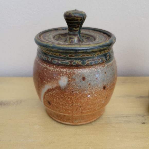 Signed Stoneware Creamer and sugar bowl - Picture 2 of 10